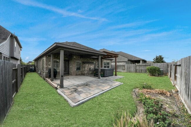 Building Photo - 9019 Emerald Cane Dr