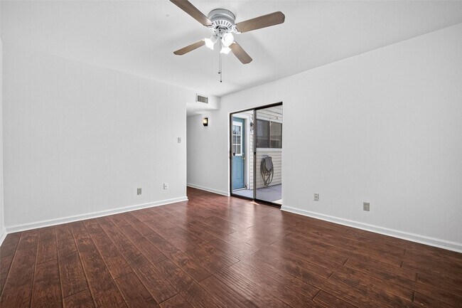 Building Photo - 6401 Deihl Rd