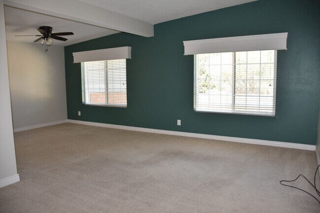 Building Photo - Great home in Great Neighborhood
