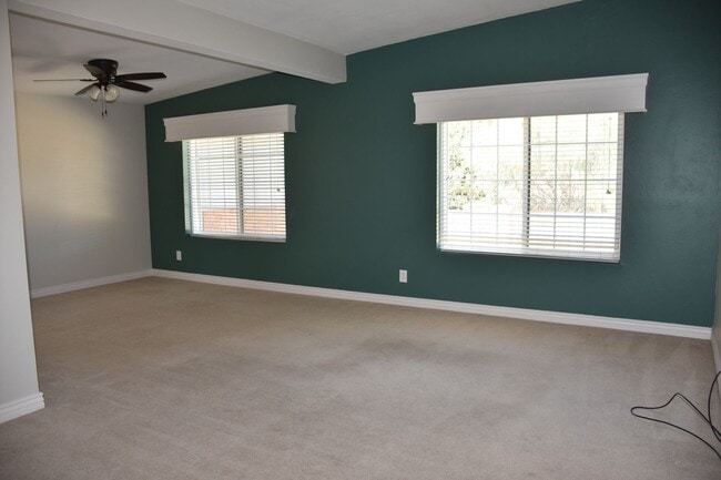 Building Photo - Great home in Mature Neighborhood