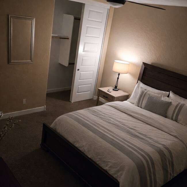 Building Photo - 9820 E Tupelo Ave