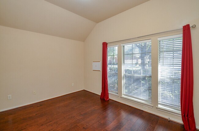 Building Photo - 5915 Turkey Creek