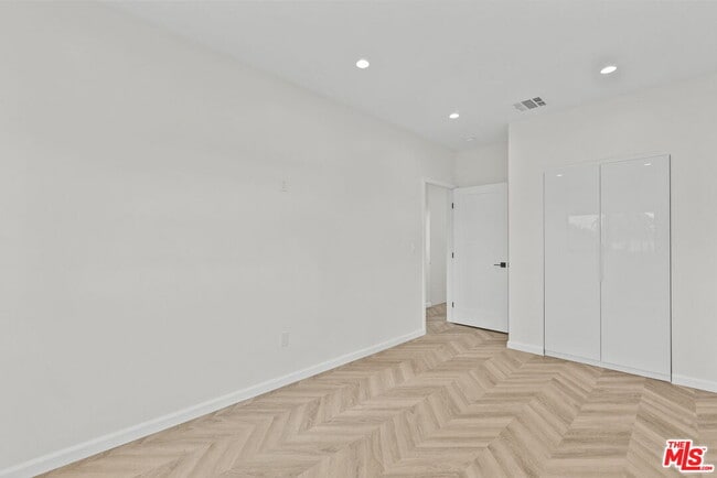 Building Photo - 10006 Odessa Ave