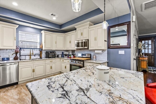 Building Photo - 3715 Avenue O 1/2