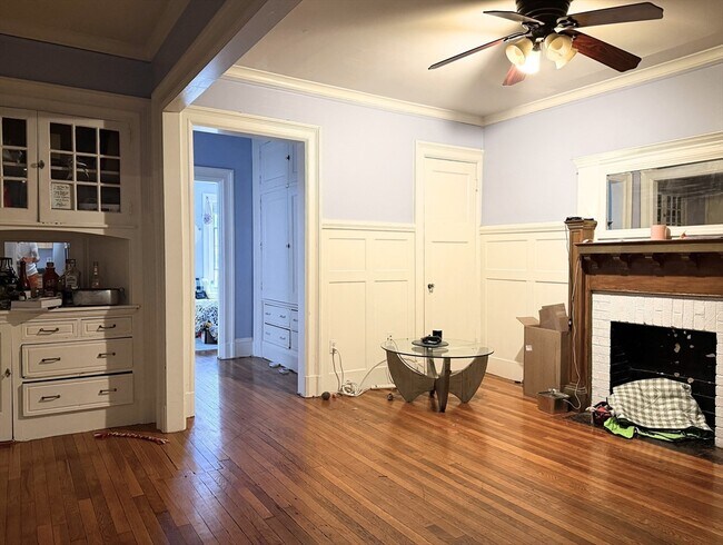 Building Photo - 448 Park Dr