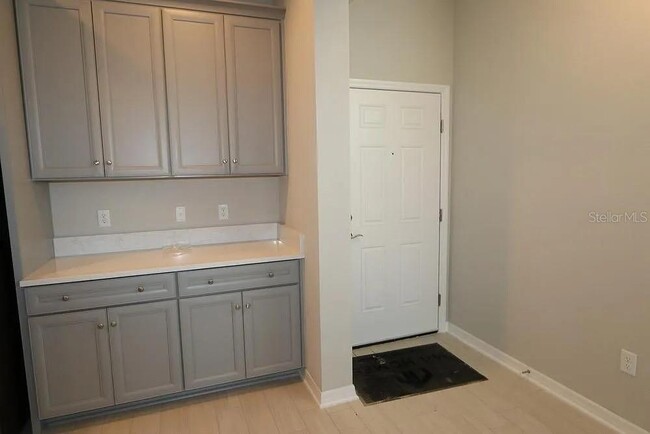 Building Photo - 29897 Southwell Ln