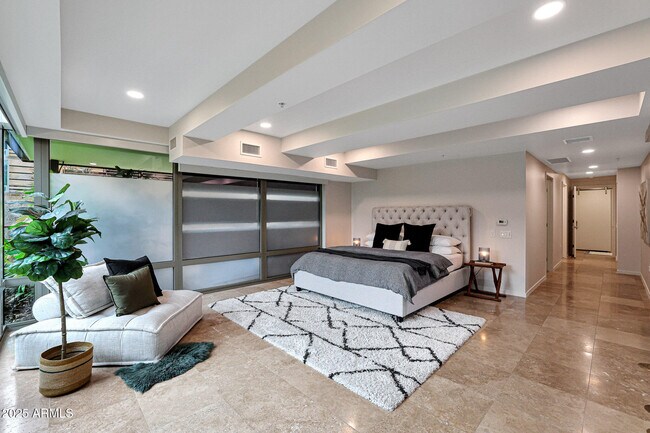 Building Photo - 7151 E Rancho Vista Dr