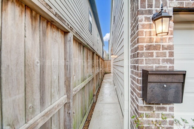 Building Photo - 5941 Kansas St