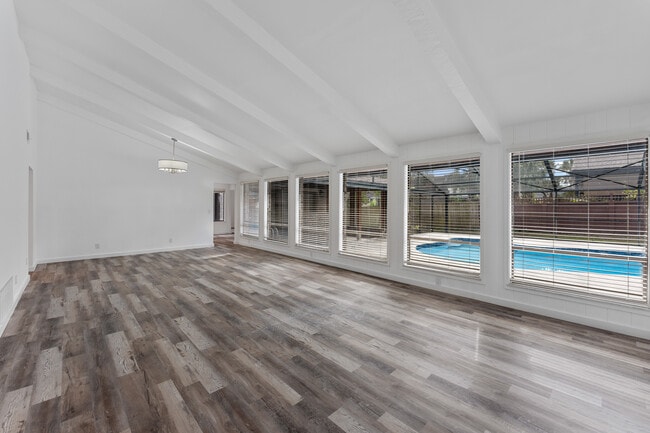 Building Photo - 886 Quail Run