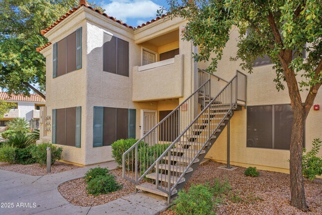 Building Photo - 9990 N Scottsdale Rd