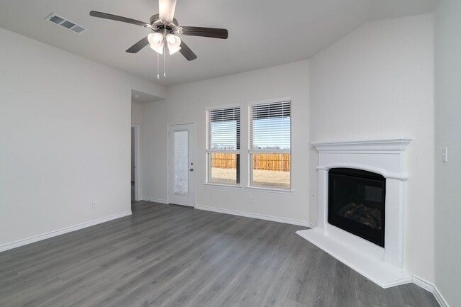 Building Photo - GORGEOUS 4 BEDROOM HOME LOCATED IN ANNA, TEXAS!