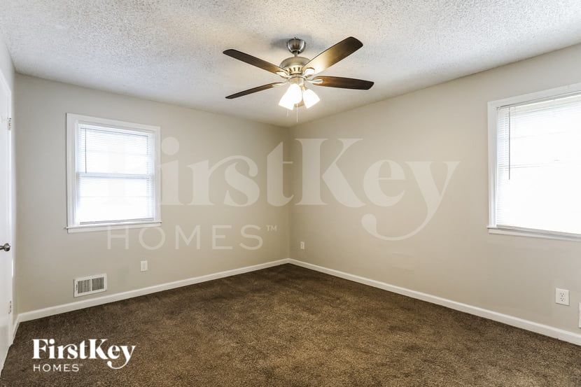 Building Photo - 8921 E 90 Terrace