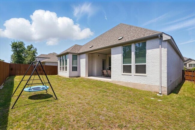 Building Photo - 120 Shady Spg Trl