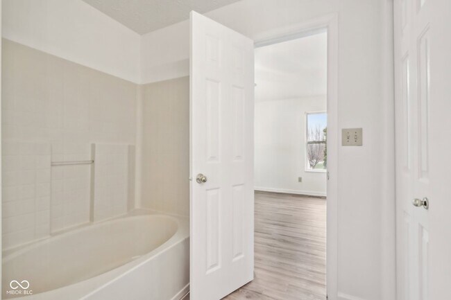 Building Photo - 5344 Arbor Creek Dr