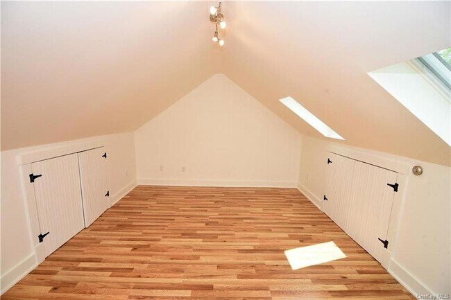 Building Photo - 5 Brevoort Rd