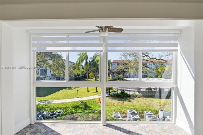 Building Photo - 1400 SW 124th Terrace