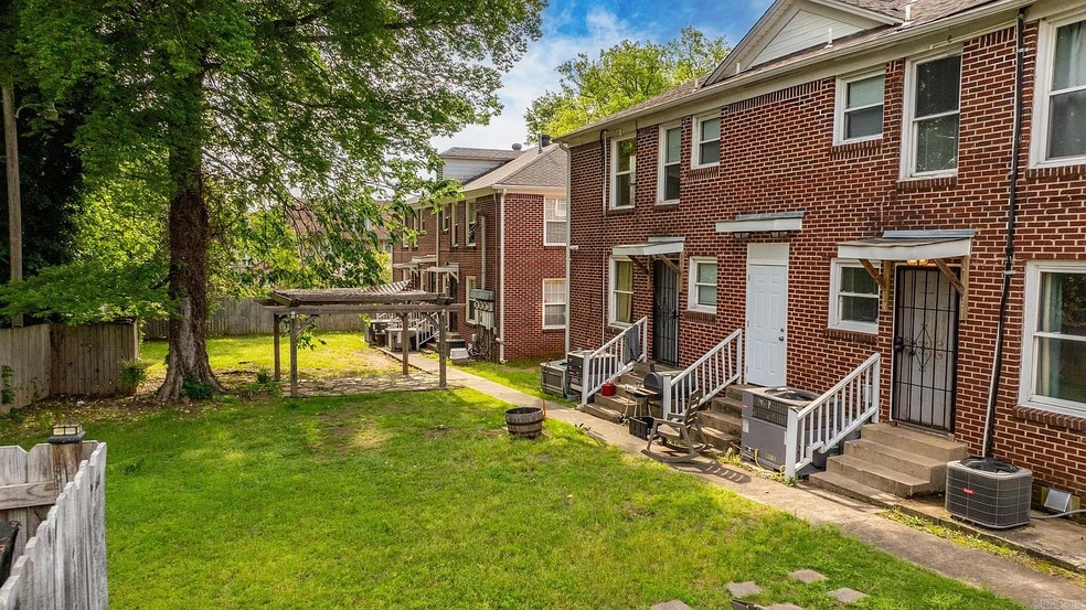 Building Photo - 1724 W 19th St