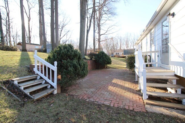 Building Photo - 3BR/2B Home