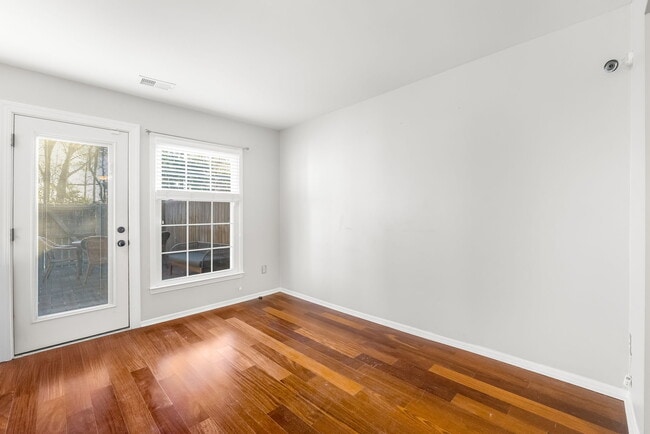 Building Photo - 8418 Knights Bridge Rd