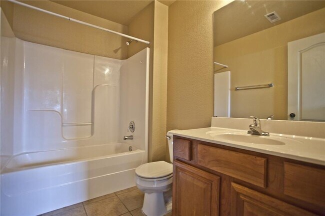 Building Photo - 3014 S B St