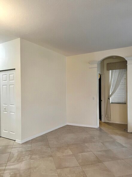 Building Photo - 1494 Millbrook Cir