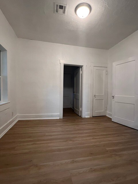 Building Photo - 1004 NW 31st St