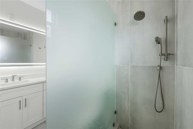 Building Photo - 2203 N Blvd