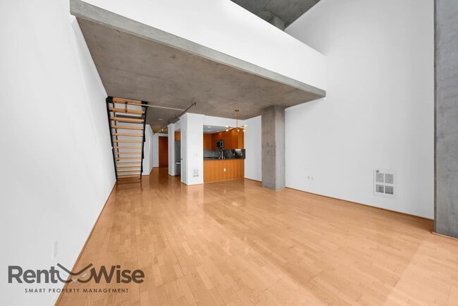 Building Photo - 77 Dow Pl