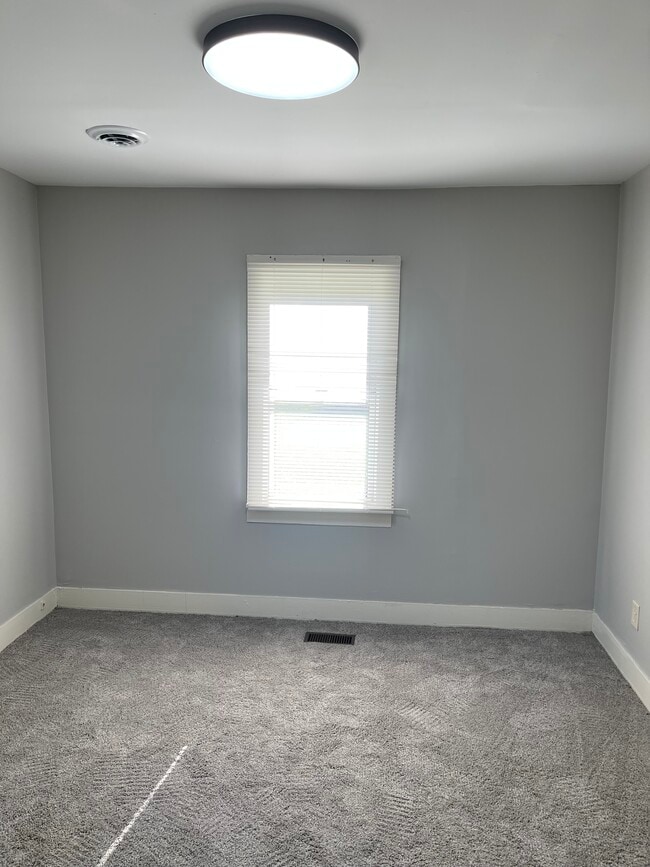 Building Photo - 4761 Warnock Ave