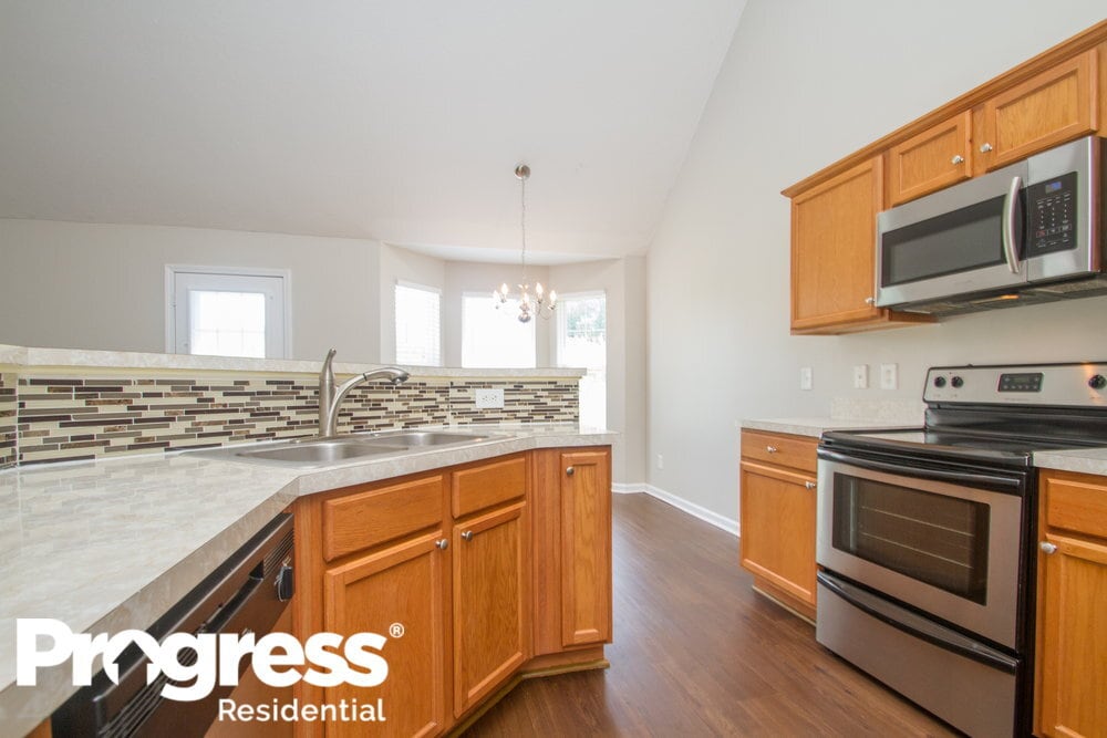 Building Photo - 110 Lyndhurst Dr