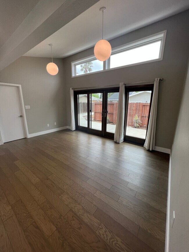 Building Photo - 2 bed/2 bath charming ADU for Rent in Concord