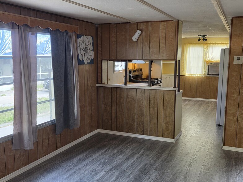 Building Photo - 226 Lamplighter Ln