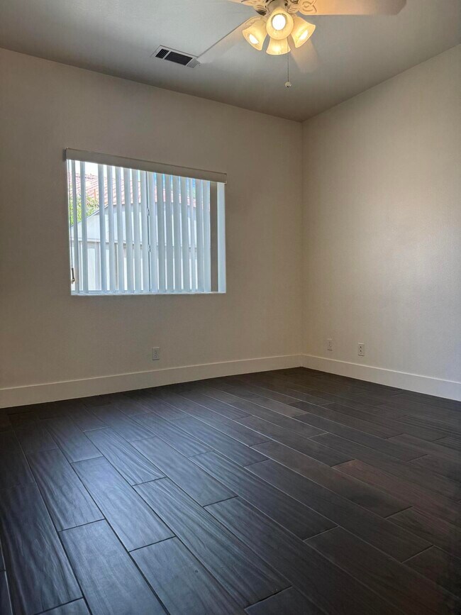 Building Photo - 74081 W Petunia Pl