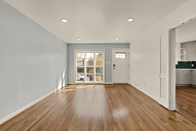 Building Photo - 119 Jasper Pl