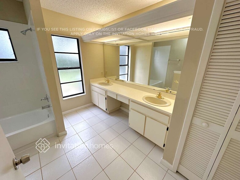 Building Photo - 1431 Shell Flower Dr