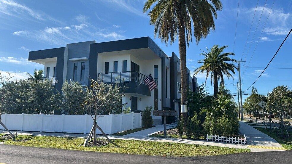 Building Photo - 2342 McKinley St