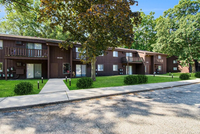Building Photo - Woodcreek Apartments