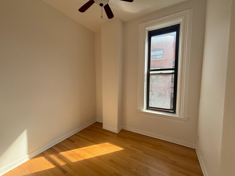 Building Photo - 1401 N Wells St