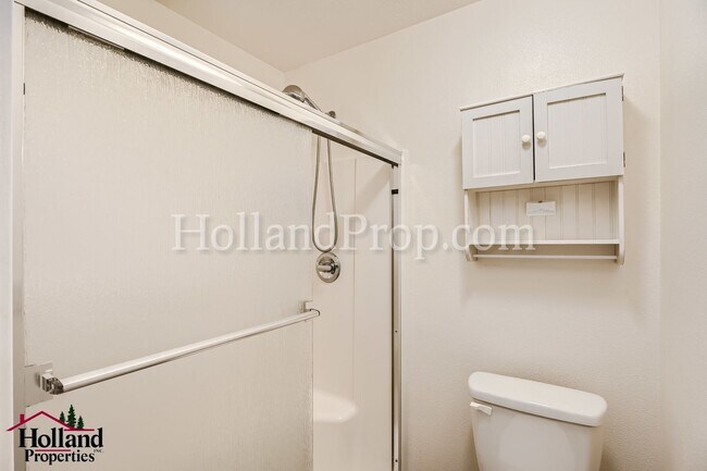 Building Photo - Beautiful Home in Prime North Plains Location – Walk to Parks & Downtown! Special $150 credit on ...