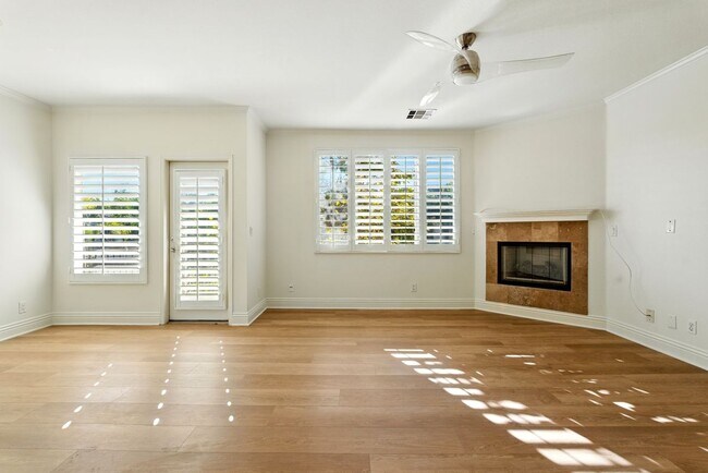 Building Photo - 22681 Oakgrove, 225