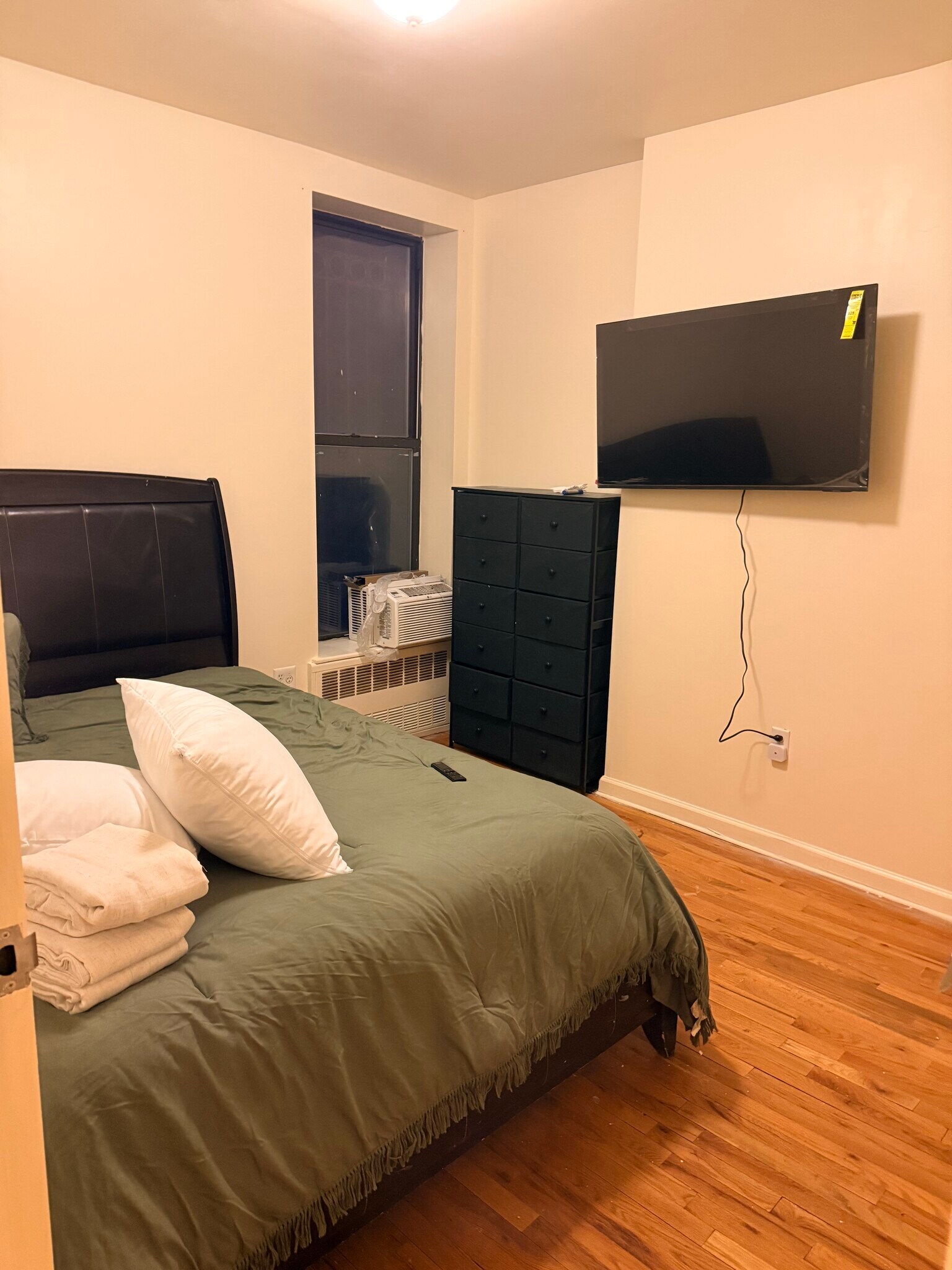 Building Photo - 295 Throop Ave