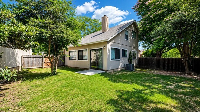 Building Photo - Northwest San Antonio Rental - 3/2 - Near SeaWorld, Alamo Ranch & Lackland AFB