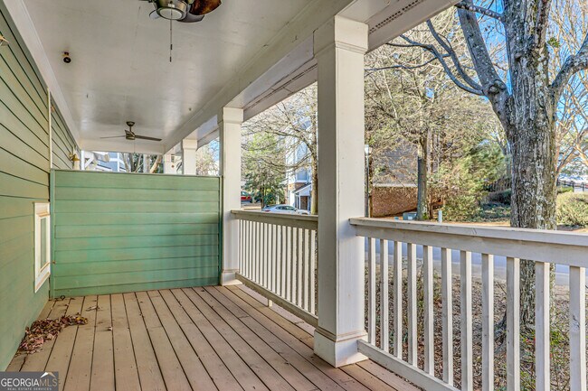 Building Photo - 225 Carlyle Park Dr