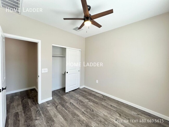 Building Photo - 779 E Doral Ave