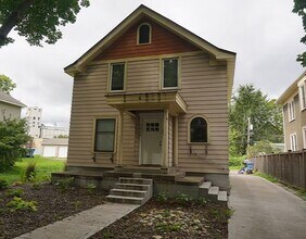 Building Photo - Affordable 5-Bedroom House Near U of M Campus