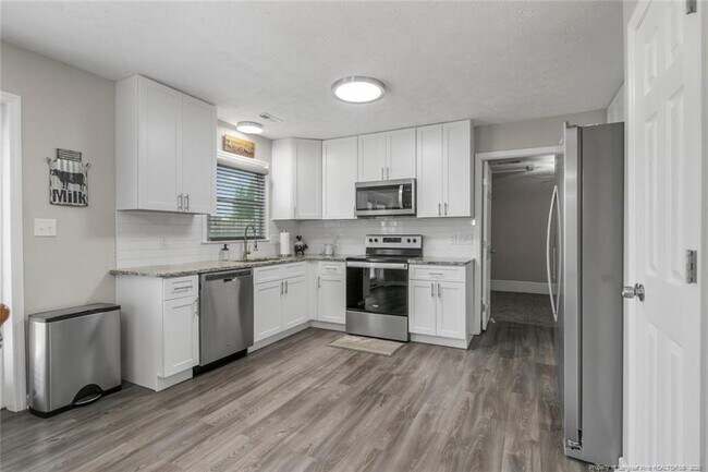 Building Photo - 106 Bluejay Ct