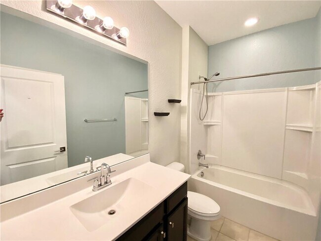 Building Photo - 4028 Tomoka Dr
