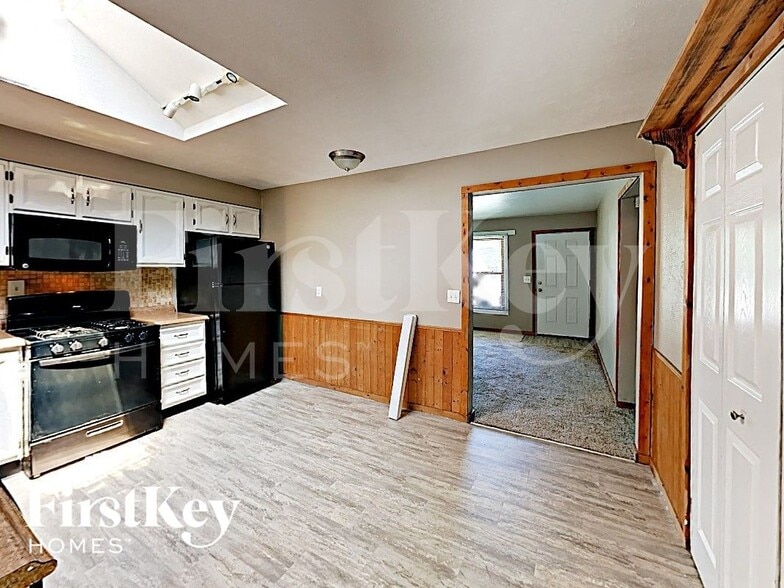 Building Photo - 2365 Grants Pkwy