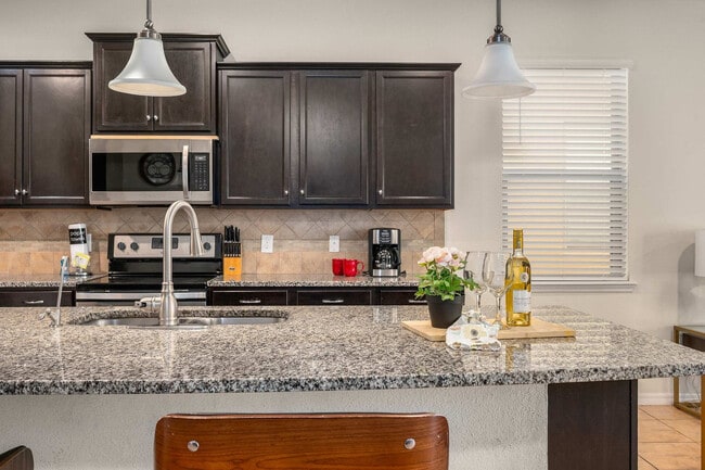 Building Photo - 1626 Lima Ave