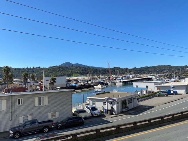 Building Photo - OPEN HOUSE SAT 4/26 11AM TO 12PM. Amazing ...